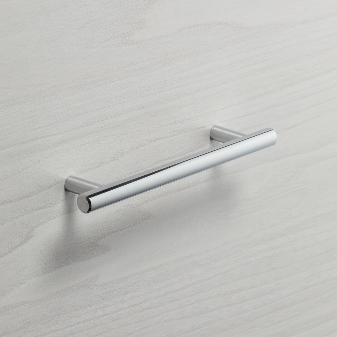 63199583eafb684e5715563d Bar Pull Short Polished Chrome